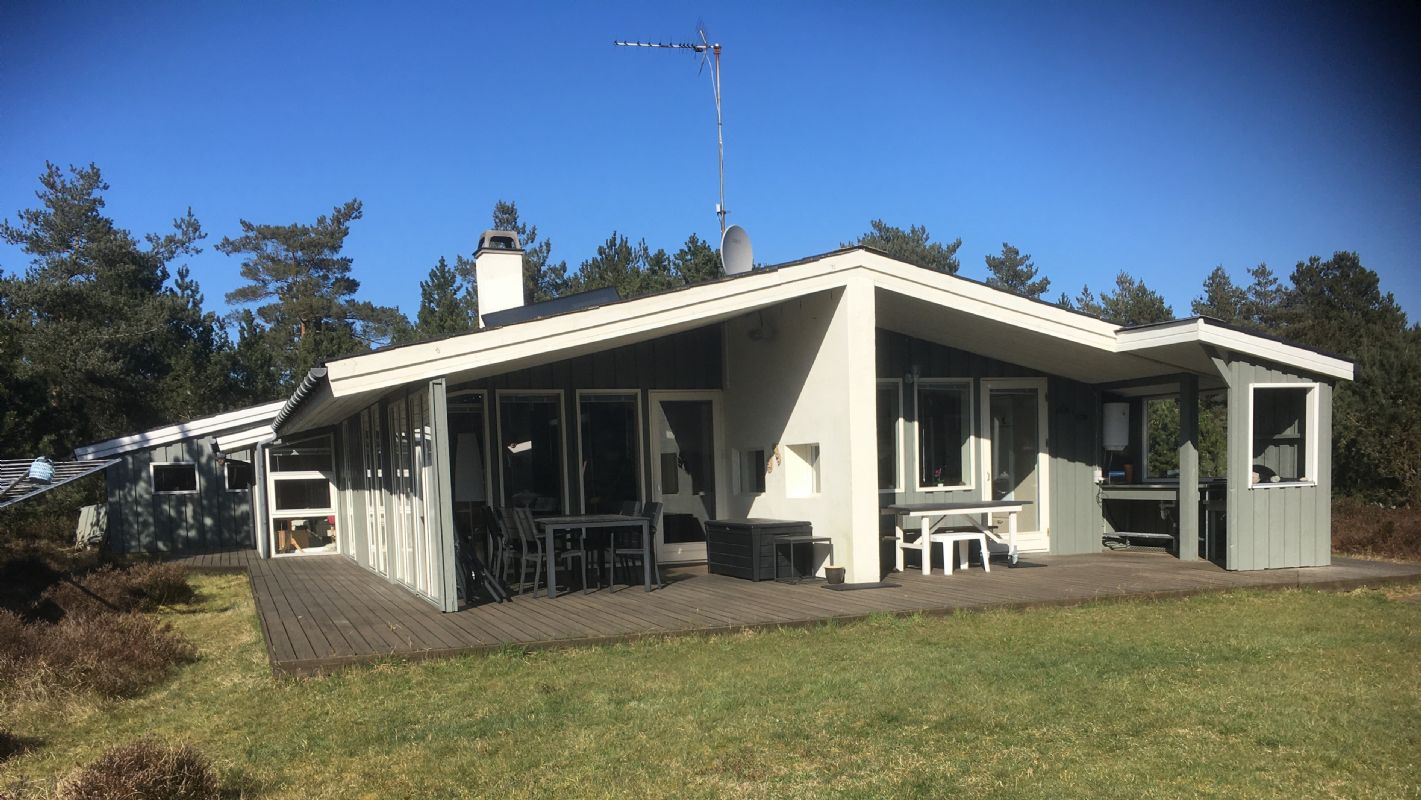 Groes, gut eingerichtetes Sommerhaus auf einem mit Heidekraut bedeckten Grundstck, Vester Ls, 4 Zimmer, 8 Personen