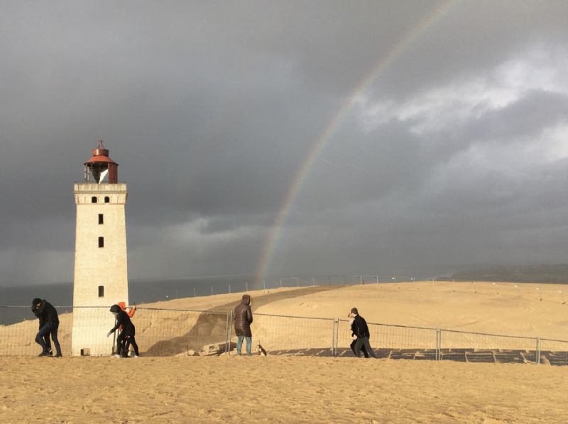 Rubjerg Knude Fyr kan ses fra huset - og ns i bil p 10 min - eller til fods langs kysten (knap 5 km)