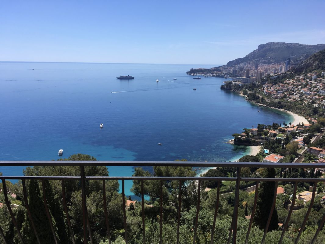 Ferielejlighed i Roquebrune Cap Martin med storslet udsigt over Middelhavet, strand og Monaco