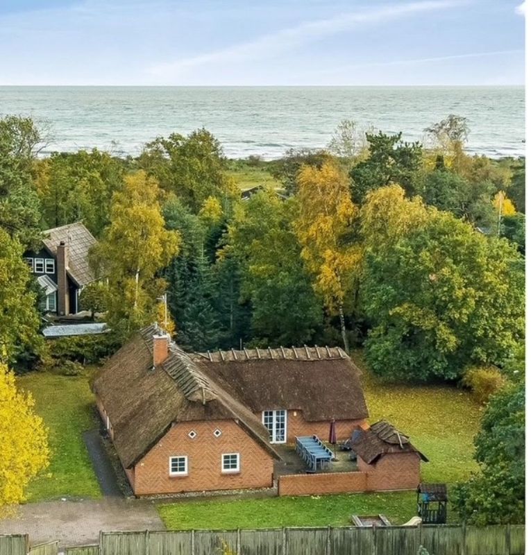 Tolles Poolhaus fast am Strand und direkt neben einem tollen Restaurant.